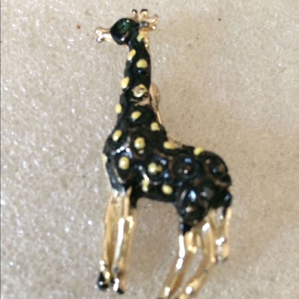 Vintage enamel giraffe brooch
